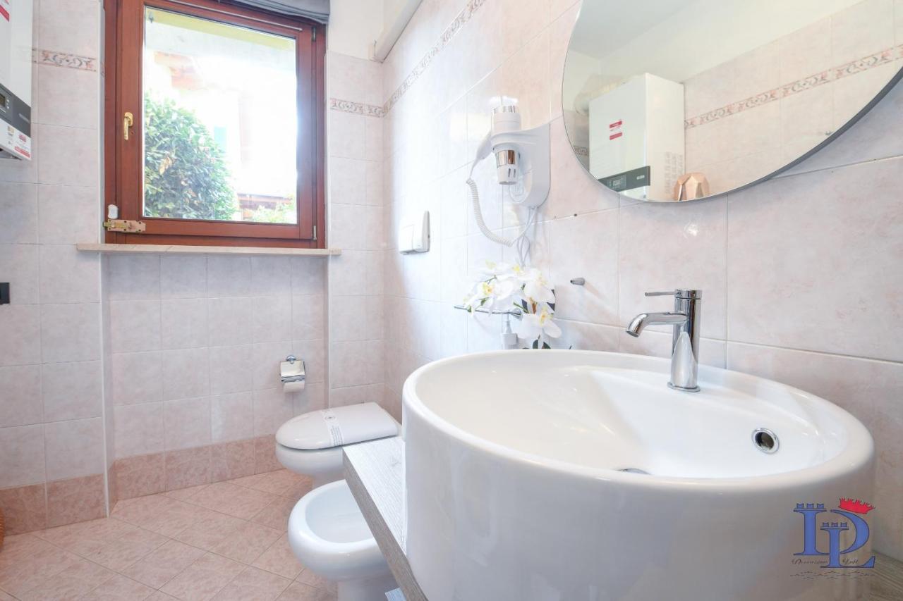 Desenzanoloft Official Partner Marriott Homes & Villas - Luxury Suite With Jacuzzi And Garden デセンツァーノ・デル・ガルダ エクステリア 写真