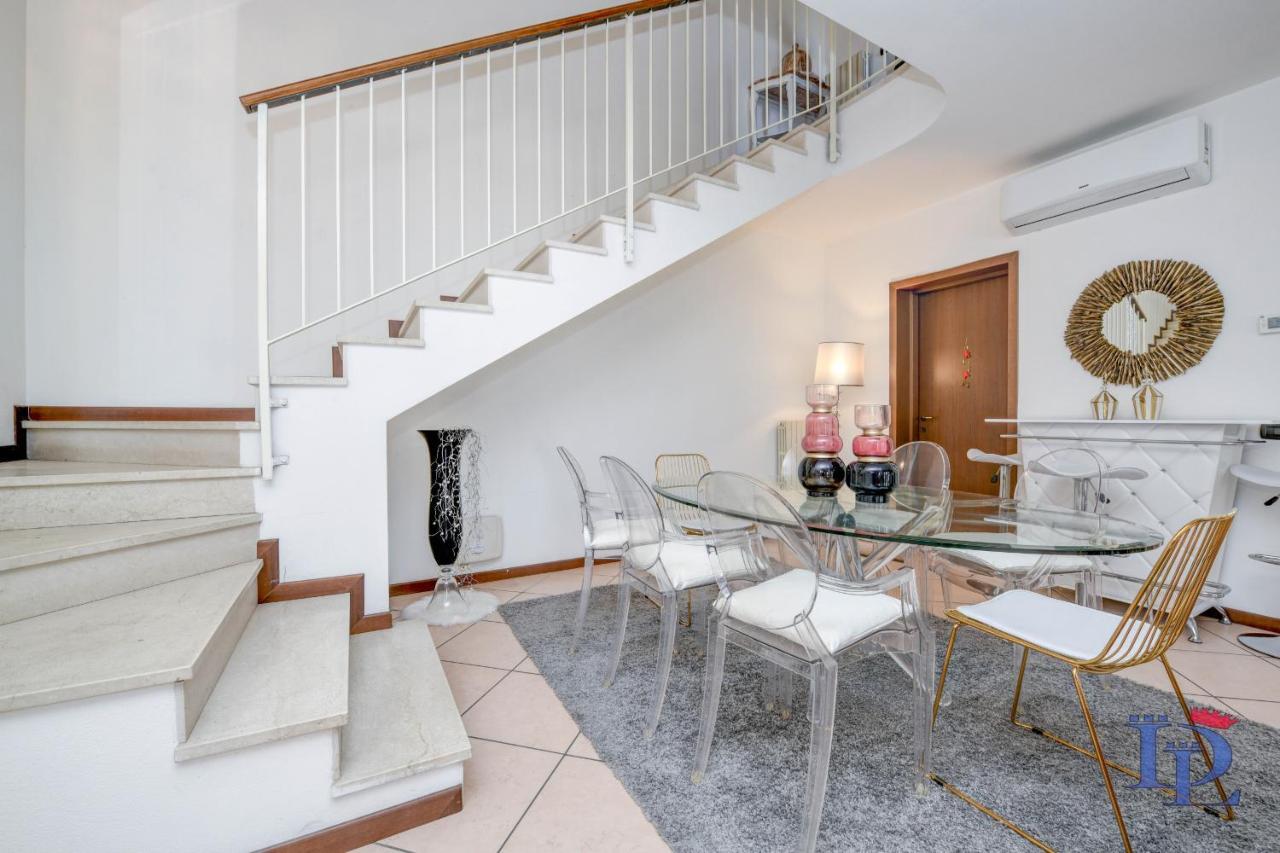 Desenzanoloft Official Partner Marriott Homes & Villas - Luxury Suite With Jacuzzi And Garden デセンツァーノ・デル・ガルダ エクステリア 写真